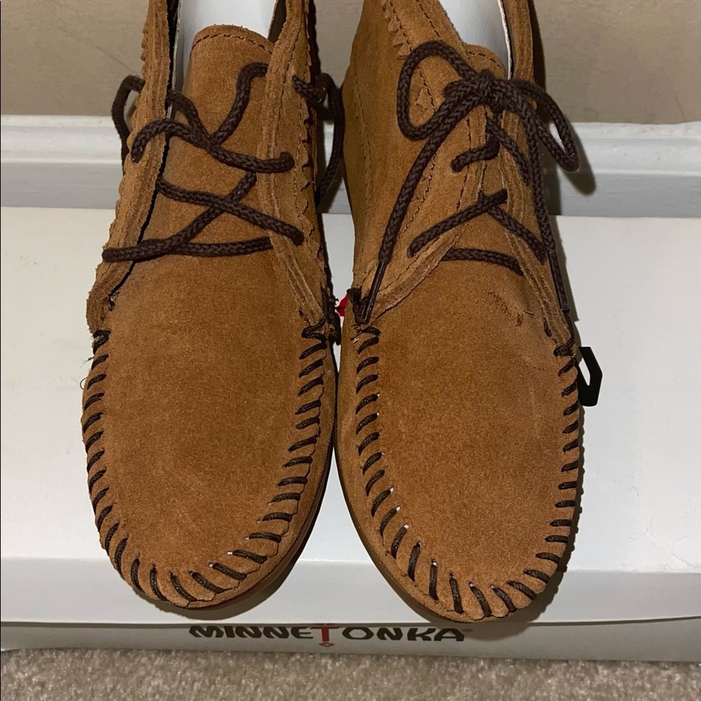 Minnetonka Womens Suede Ankle Boot Brown Size 7